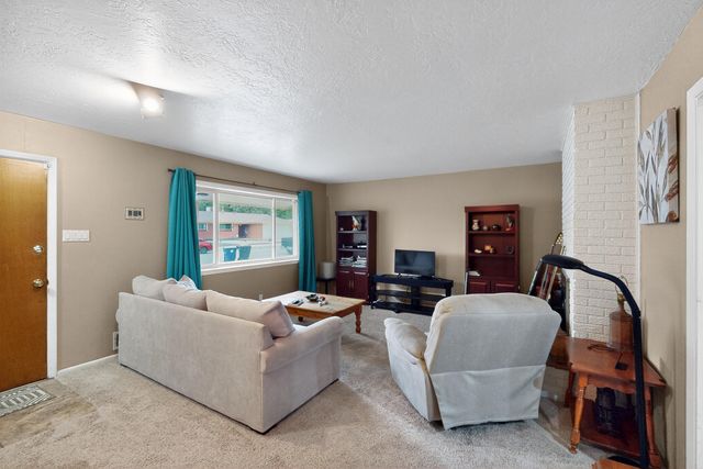 8506 Las Camas Road NE, Albuquerque, NM 87111