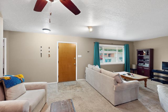 8506 Las Camas Road NE, Albuquerque, NM 87111