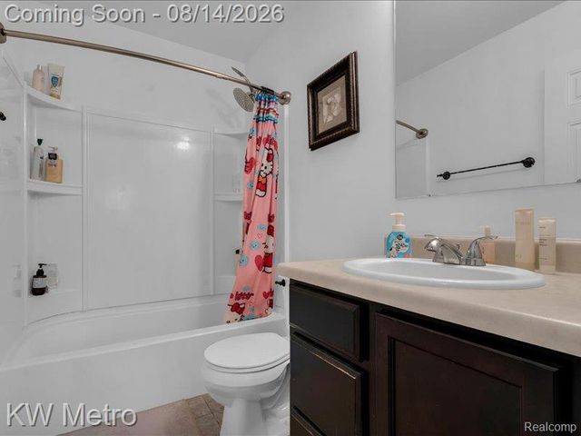27315 Victoria Road, Novi, MI 48374