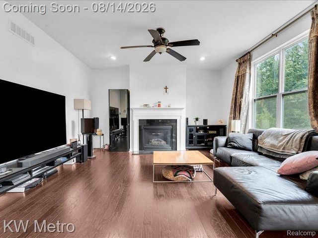 27315 Victoria Road, Novi, MI 48374