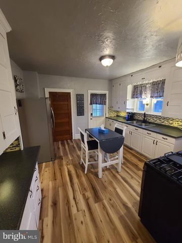 421 ROHRERSTOWN RD, Lancaster, PA 17603