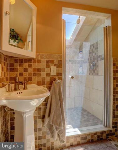 421 ROHRERSTOWN RD, Lancaster, PA 17603