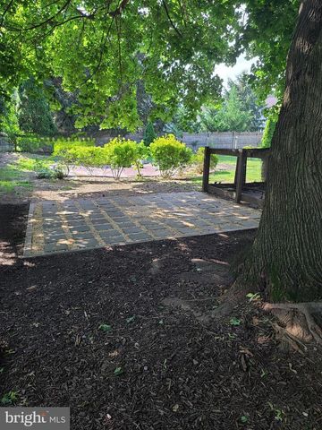 421 ROHRERSTOWN RD, Lancaster, PA 17603