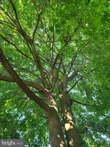 421 ROHRERSTOWN RD, Lancaster, PA 17603