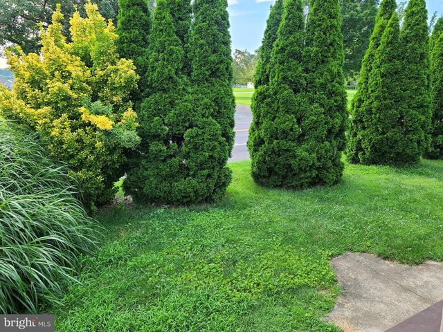 421 ROHRERSTOWN RD, Lancaster, PA 17603