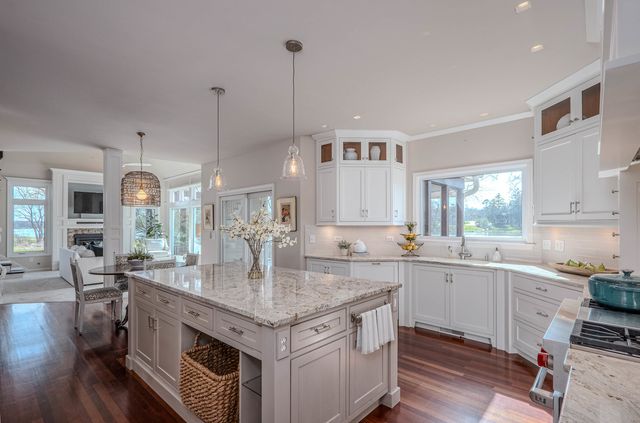 842 N Bennett Street, Geneva, IL 60134