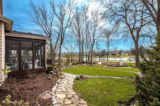 842 N Bennett Street, Geneva, IL 60134