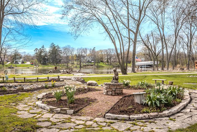 842 N Bennett Street, Geneva, IL 60134