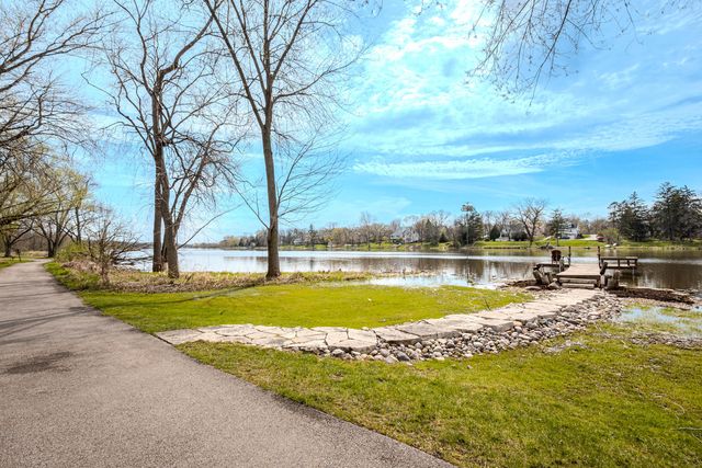 842 N Bennett Street, Geneva, IL 60134