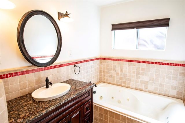 121 W Fairview, Inglewood, CA 90302