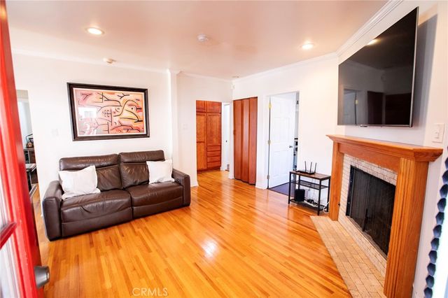 121 W Fairview, Inglewood, CA 90302