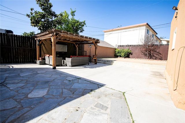 121 W Fairview, Inglewood, CA 90302