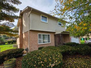 8422 21 Mile Road, Shelby Twp, MI 48317