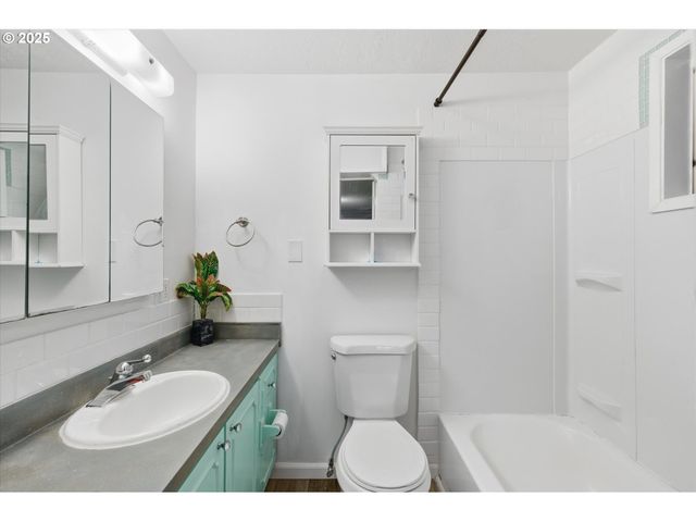 4514 L Pl, Seaview, WA 98644