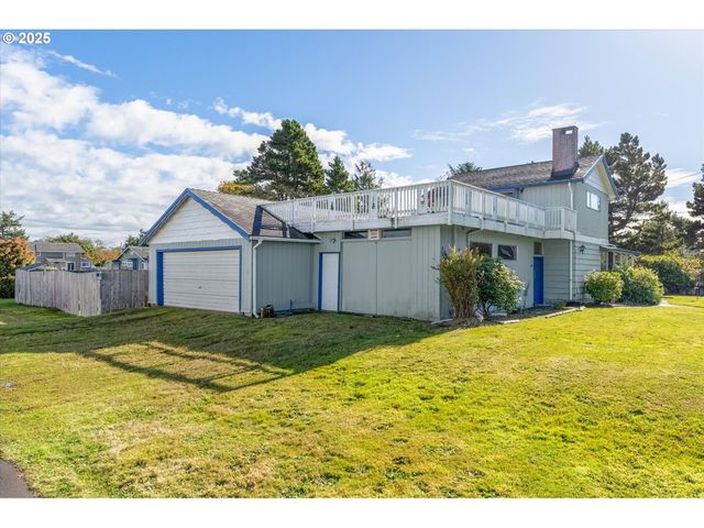 4514 L Pl, Seaview, WA 98644