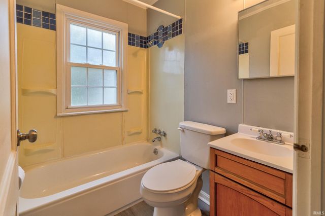 1807 Waggoner Avenue, Evansville, IN 47714