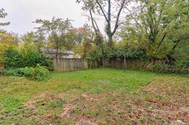 1807 Waggoner Avenue, Evansville, IN 47714