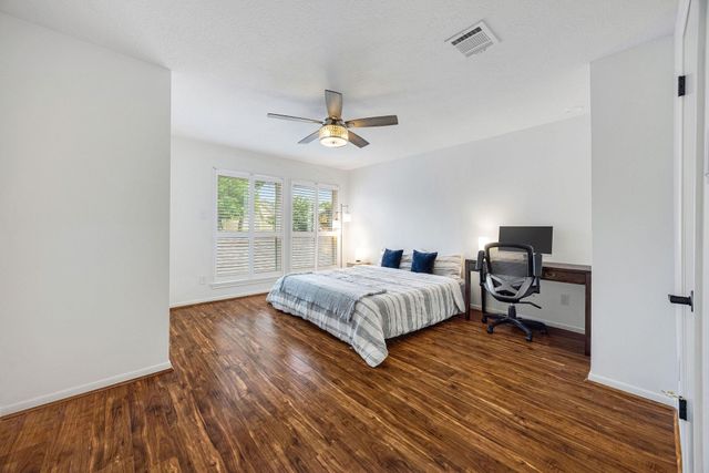 727 Bunker Hill Road 26, Houston, TX 77024