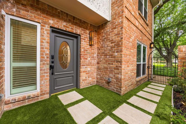 727 Bunker Hill Road 26, Houston, TX 77024