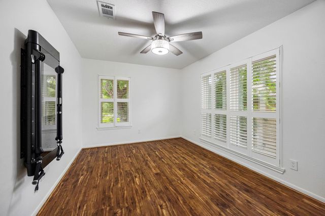 727 Bunker Hill Road 26, Houston, TX 77024