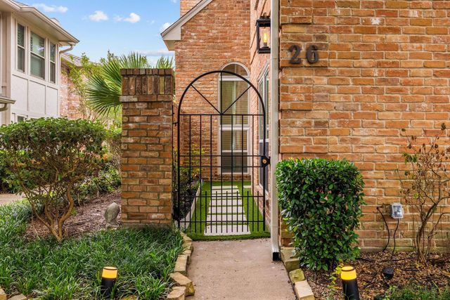 727 Bunker Hill Road 26, Houston, TX 77024