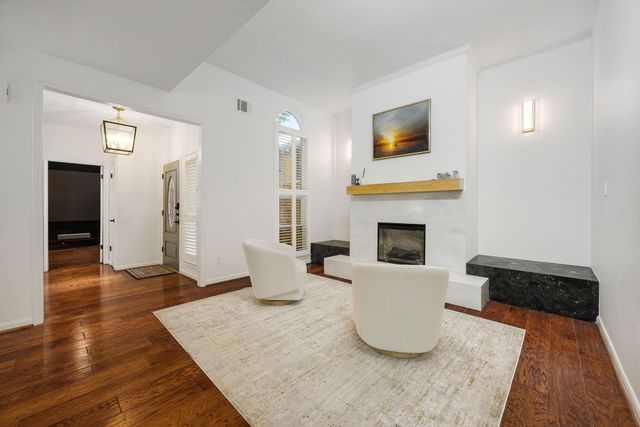 727 Bunker Hill Road 26, Houston, TX 77024