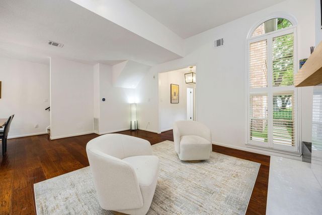 727 Bunker Hill Road 26, Houston, TX 77024
