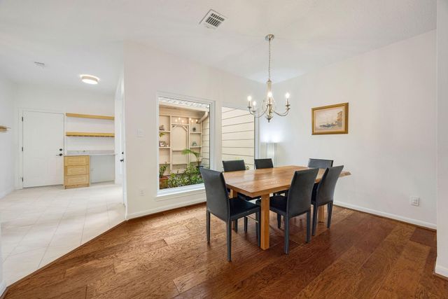 727 Bunker Hill Road 26, Houston, TX 77024