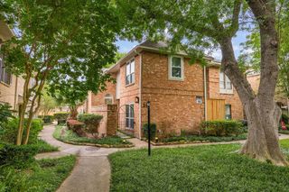 727 Bunker Hill Road 26, Houston, TX 77024