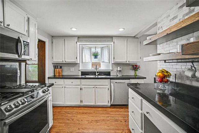 1200 W 72nd Street, Kansas City, MO 64114