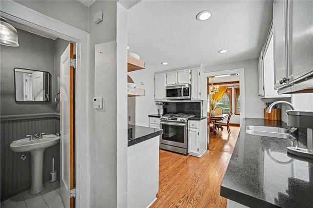 1200 W 72nd Street, Kansas City, MO 64114