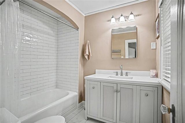 1200 W 72nd Street, Kansas City, MO 64114