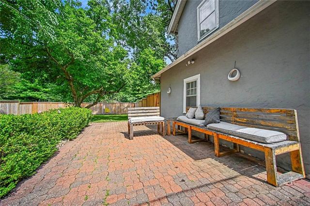 1200 W 72nd Street, Kansas City, MO 64114
