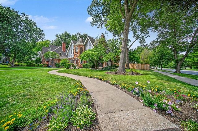 1200 W 72nd Street, Kansas City, MO 64114