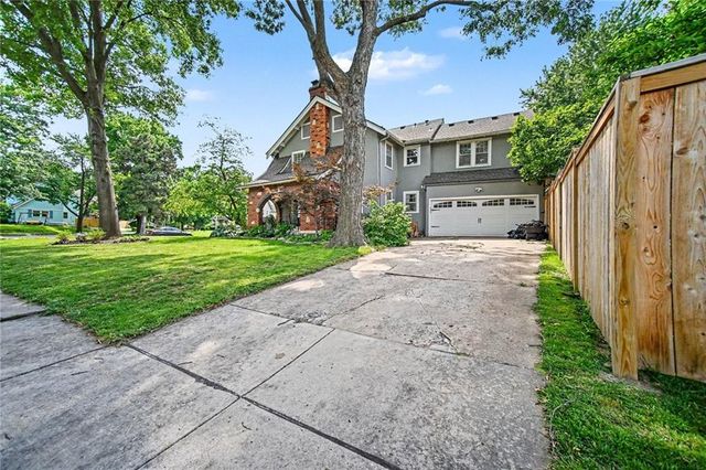 1200 W 72nd Street, Kansas City, MO 64114
