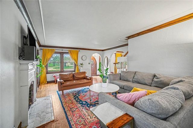 1200 W 72nd Street, Kansas City, MO 64114