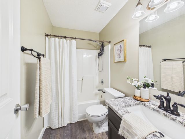 11426 W 16th St N, Wichita, KS 67212