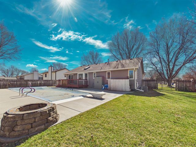 11426 W 16th St N, Wichita, KS 67212