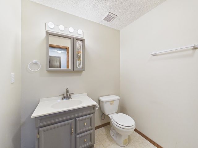 11426 W 16th St N, Wichita, KS 67212