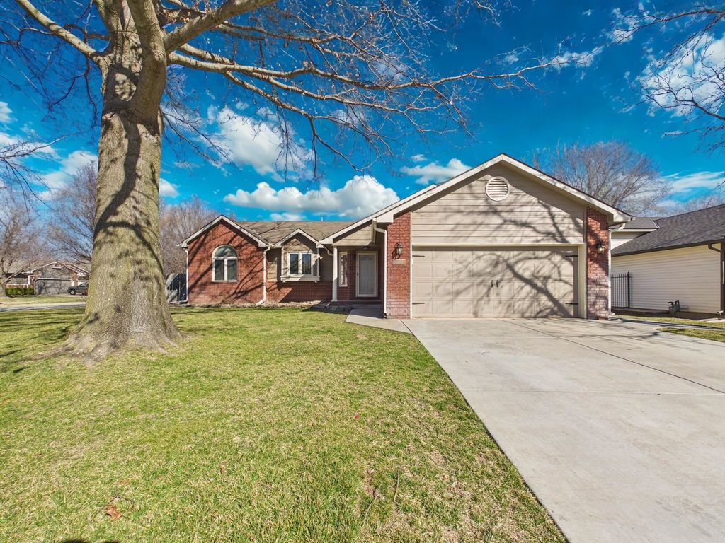 11426 W 16th St N, Wichita, KS 67212