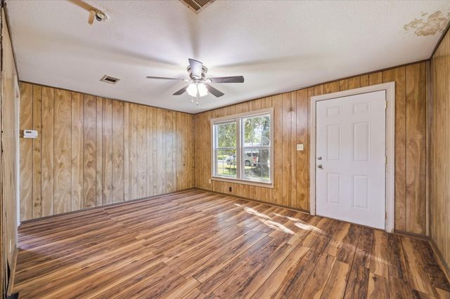 2412 28th Avenue N, Texas City, TX 77590