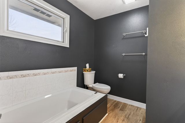 1431 Alderwood Drive, Altoona, IA 50009