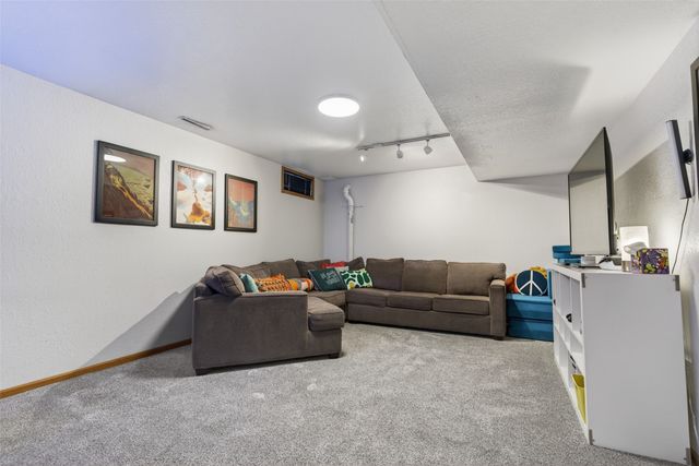 1431 Alderwood Drive, Altoona, IA 50009