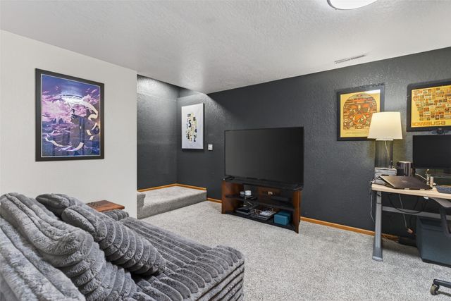 1431 Alderwood Drive, Altoona, IA 50009