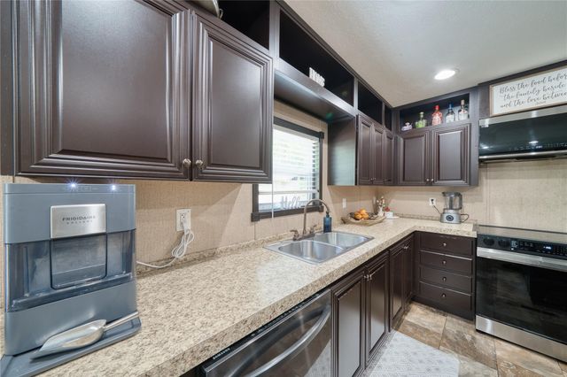 103 County Road 370, Splendora, TX 77372