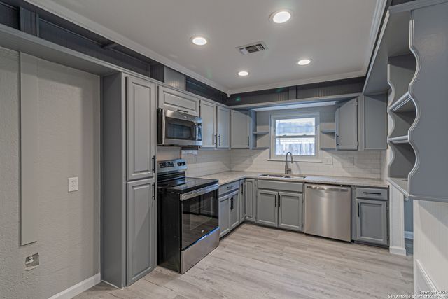 326 Renee Dr, Converse, TX 78109