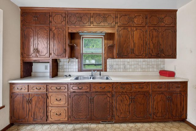 7624 68th Avenue N, Brooklyn Park, MN 55428