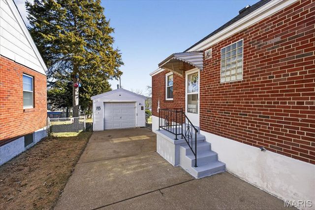 9312 Aster Avenue, Affton, MO 63123