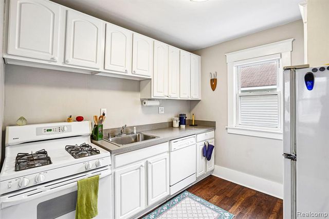 3227 Grayson Street, Ferndale, MI 48220