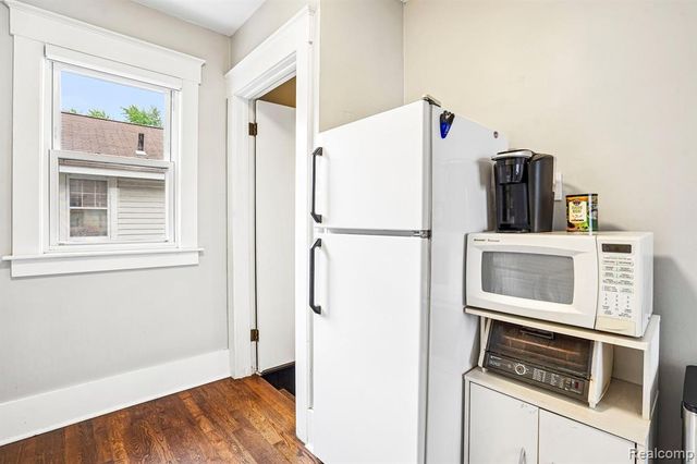 3227 Grayson Street, Ferndale, MI 48220